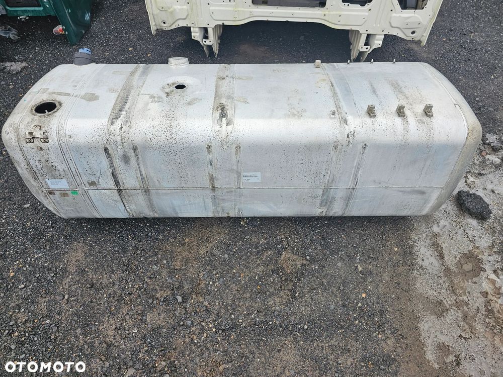 Actros mp4 mp5 zbiornik paliwa A9604703301/Z001 820/90l - 6