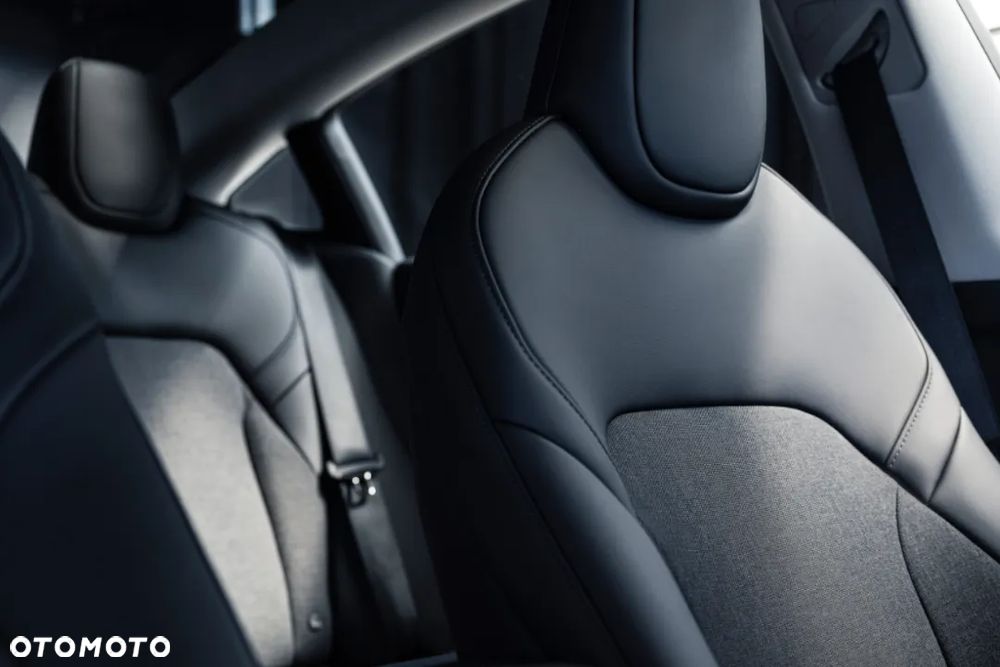 Tesla Model 3 RWD - 11