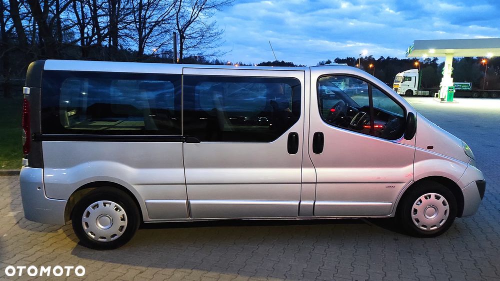 Opel Vivaro L2H1 2.9t - 7