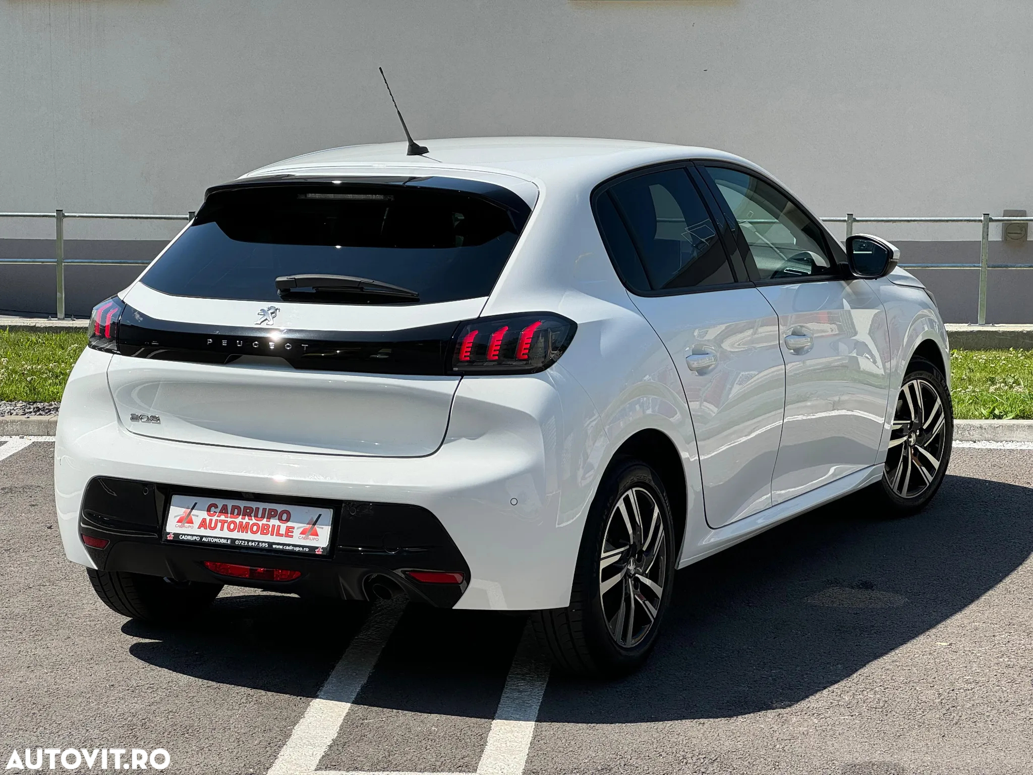Peugeot 208 PureTech 100 Allure - 16