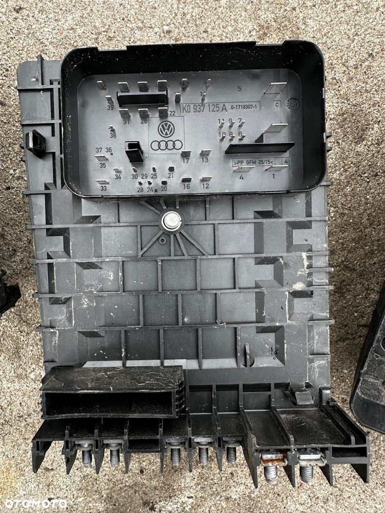 Skrzynka Bezpieczników VW Tiguan I 2.0 TDI 1K0937125A Demontaż - 9