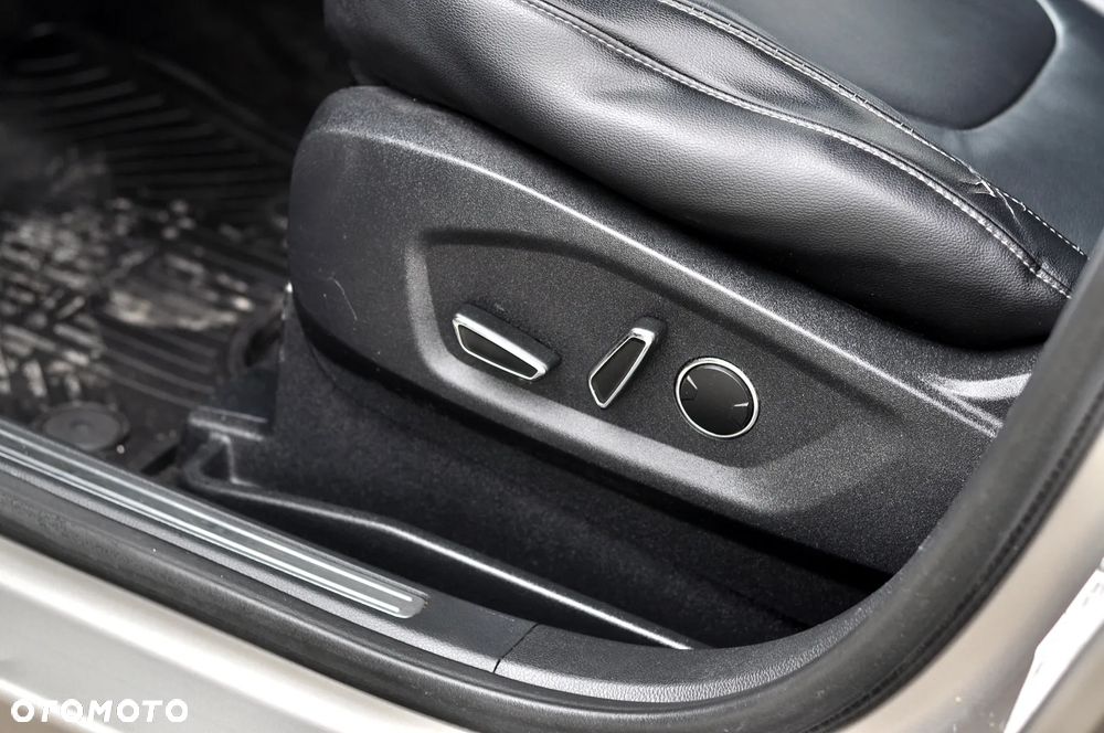 Ford S-Max - 17