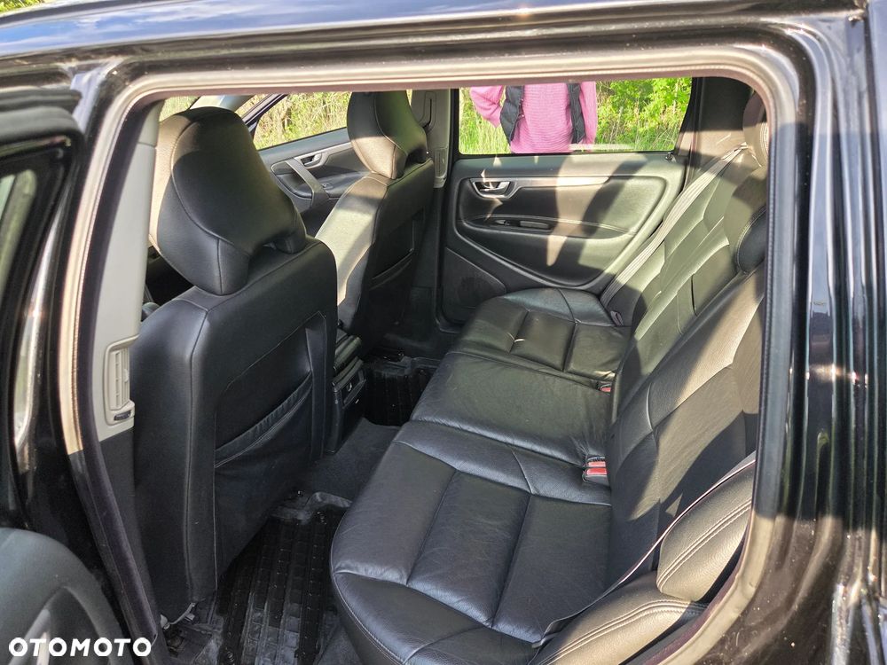 Volvo V70 D5 Comfort - 8