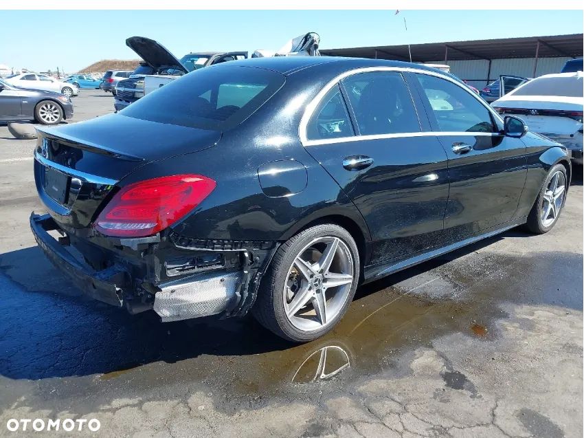 Mercedes-Benz Klasa C 300 T 7G-TRONIC AMG Line - 4