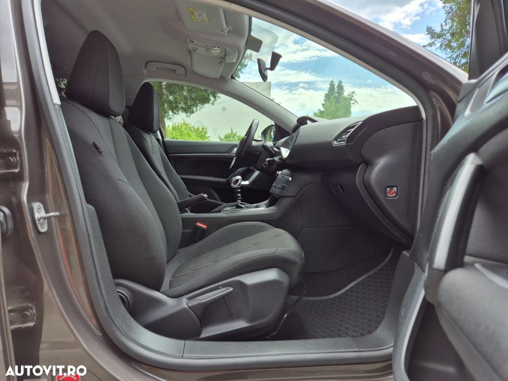Peugeot 308 1.6 e-HDI FAP STT Allure - 7