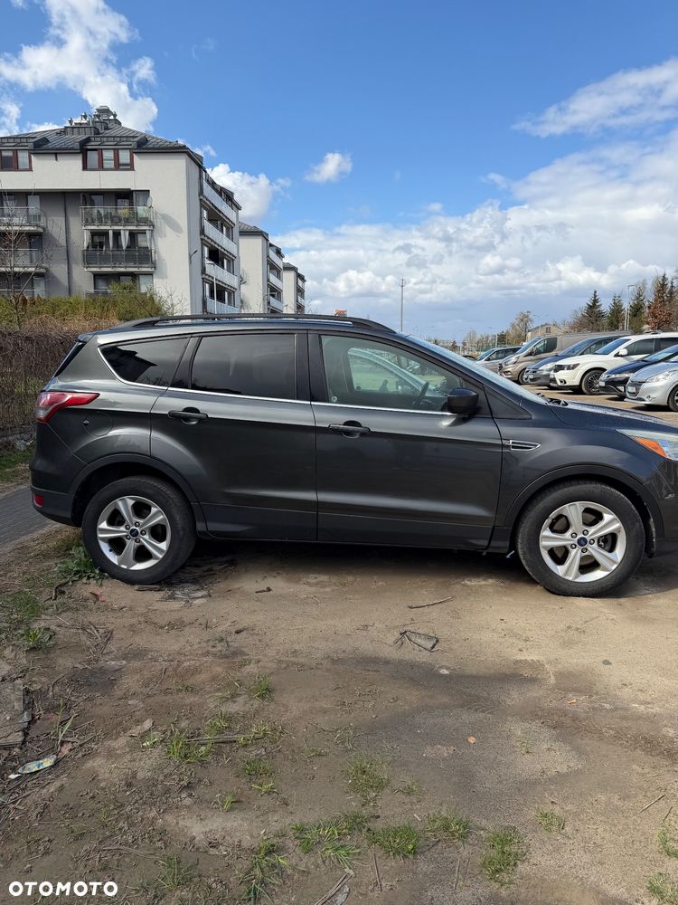 Ford Escape 2.0 EcoBoost AWD Titanium - 4