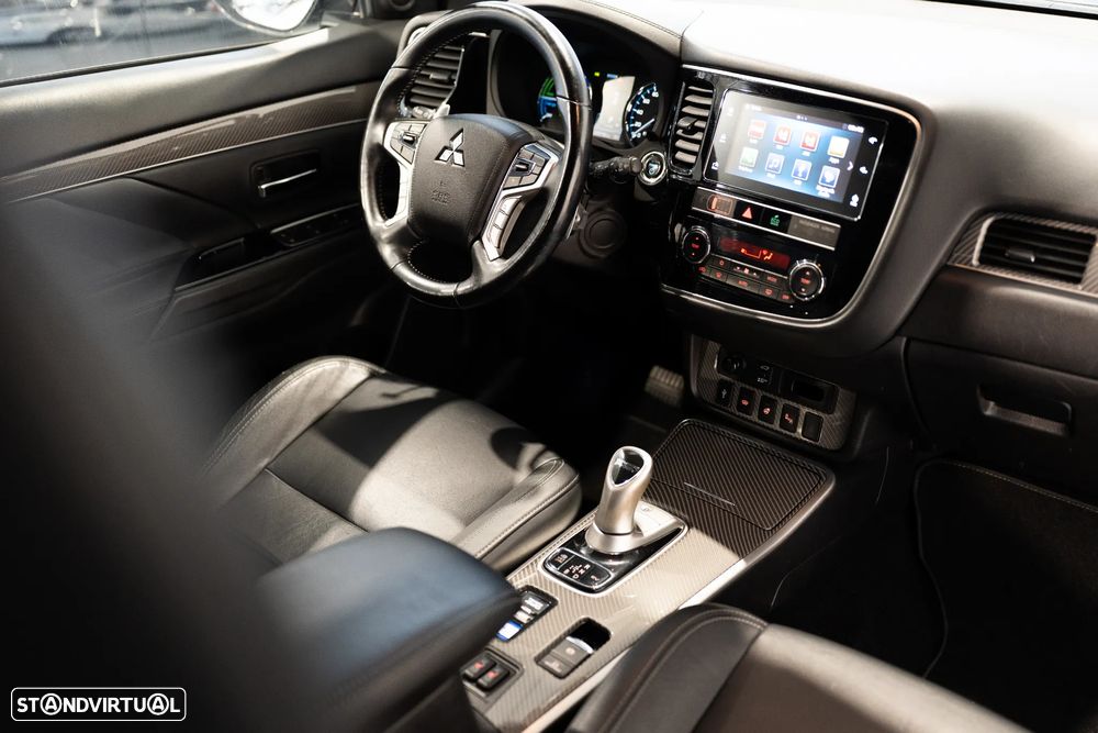 Mitsubishi Outlander 2.4 Instyle - 38