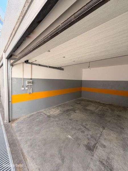 Vendo Garagem Fechada no centro do Porto - Grande imagem: 5/7