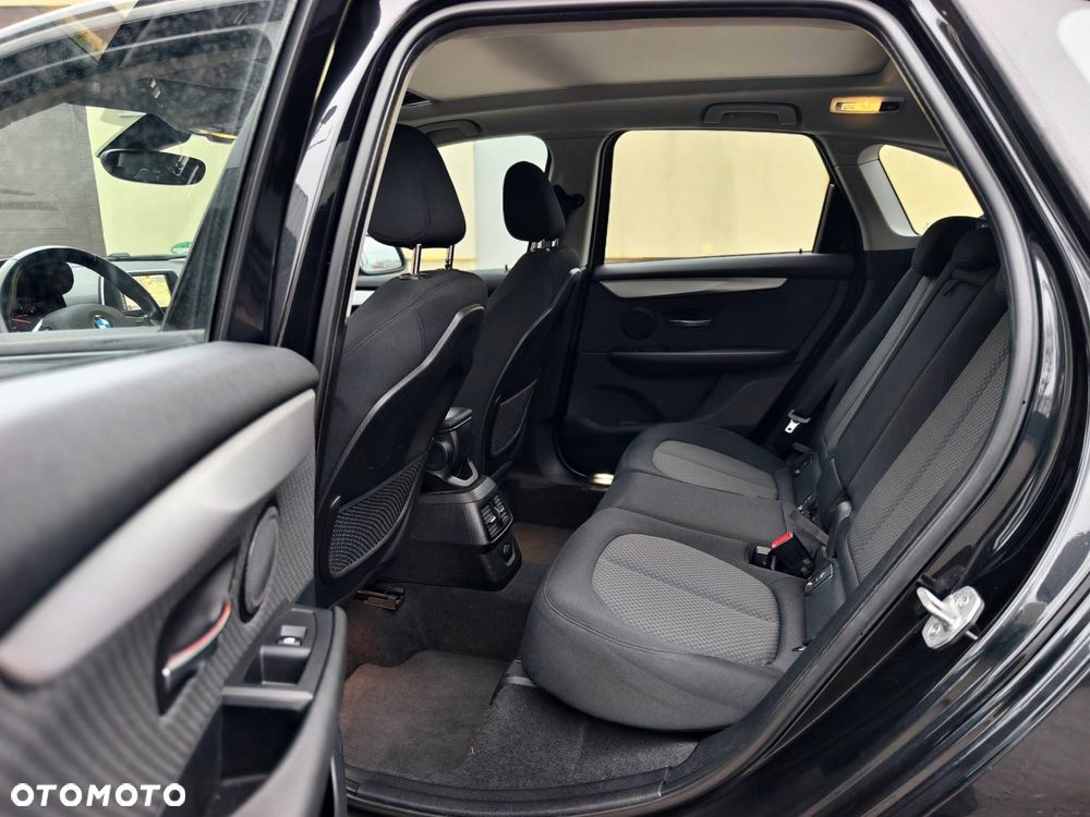BMW Seria 2 218d Sport-Aut Advantage - 24