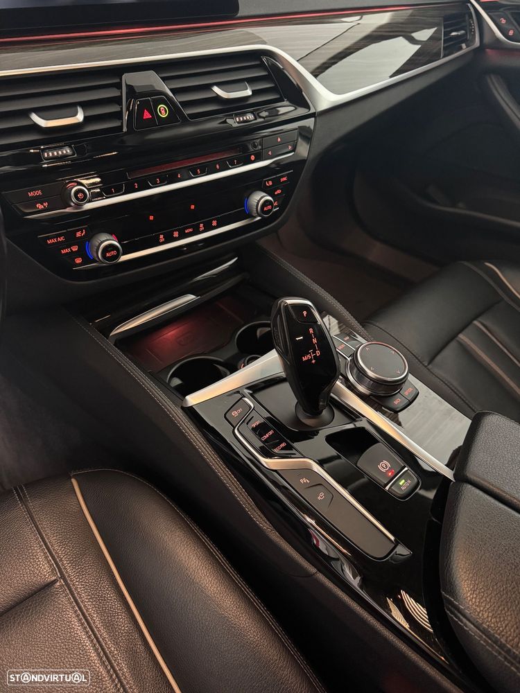 BMW 520 d Line Luxury Auto - 10