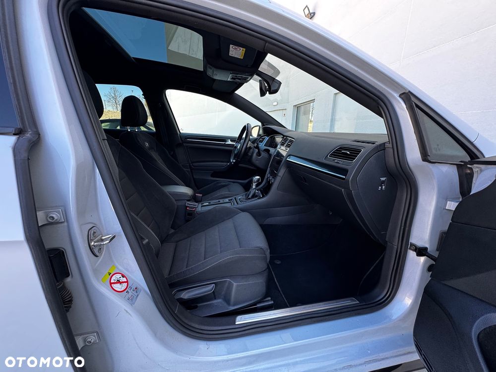 Volkswagen Golf - 26