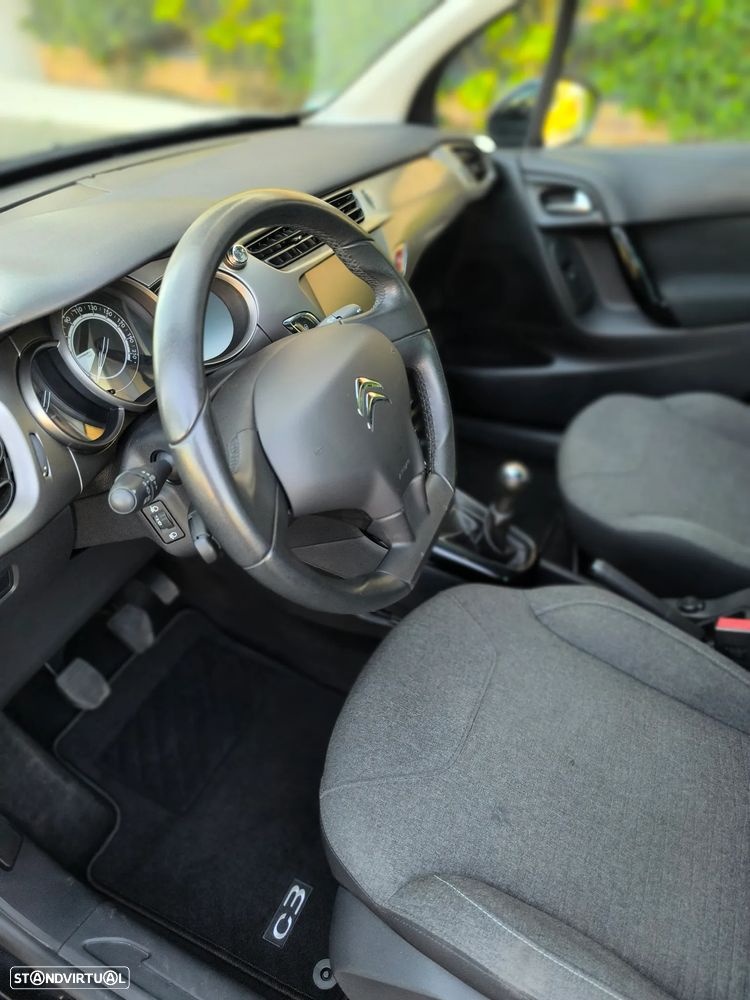 Citroën C3 1.2 PureTech Shine - 25