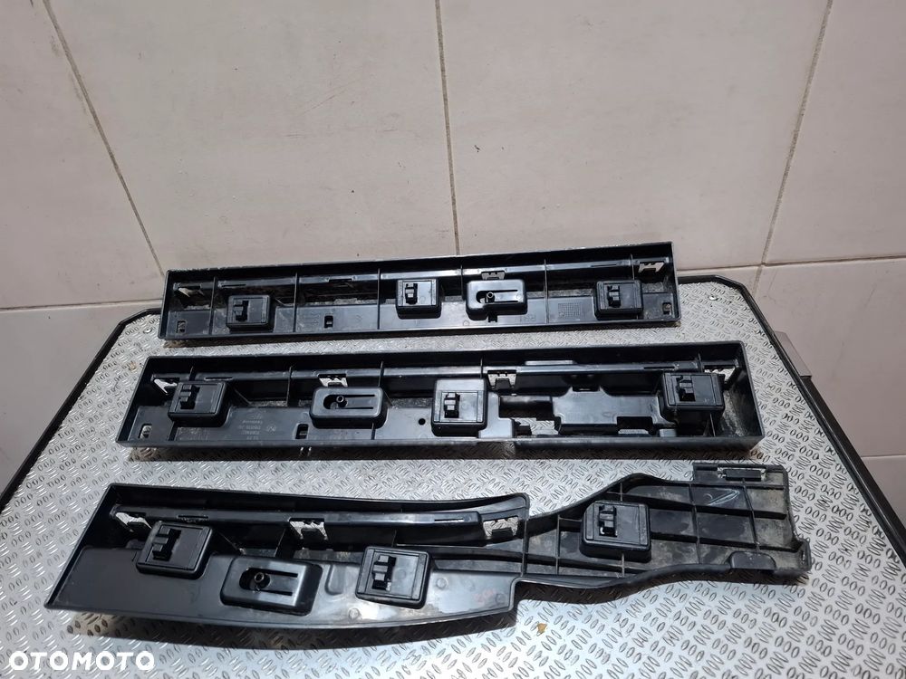 Ślizgi progu prawego komplet BMW 2 F45 2015 rok - 2