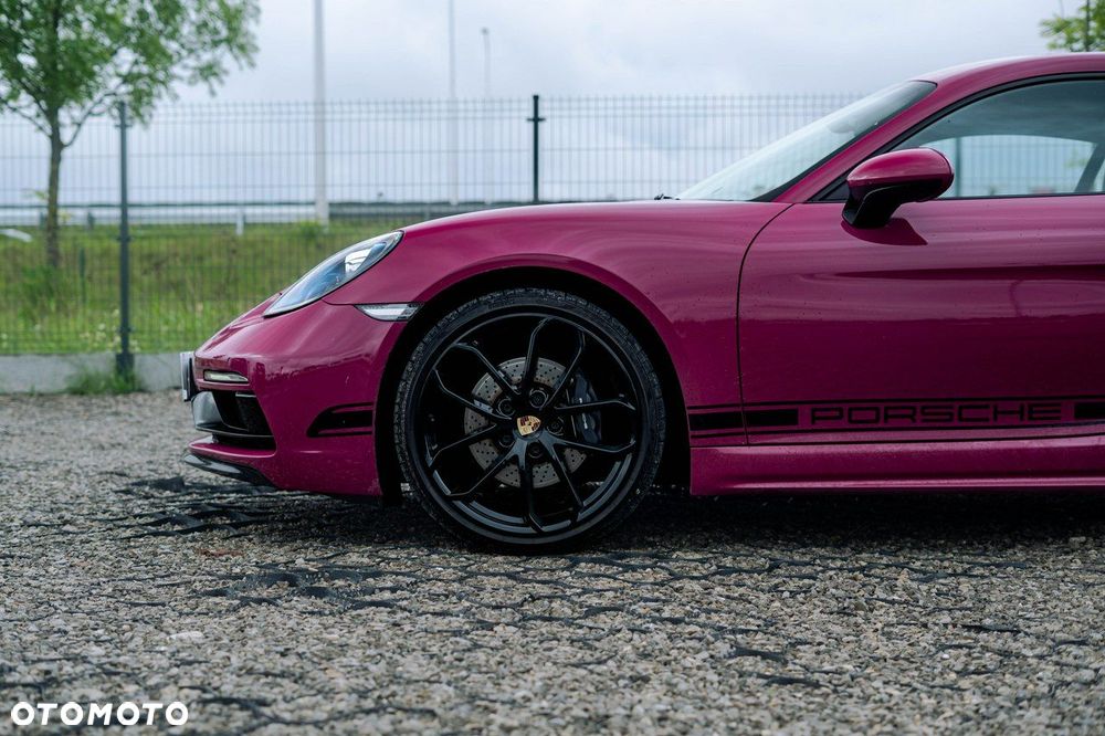 Porsche 718 Cayman - 12