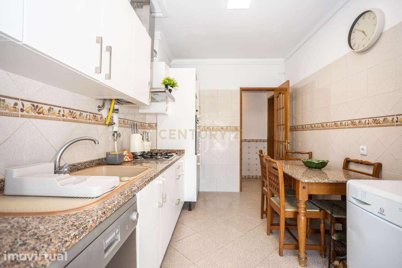 Apartamento T2 com Varanda Cruz de Pau, Amora - Seixal - Grande imagem: 3/35