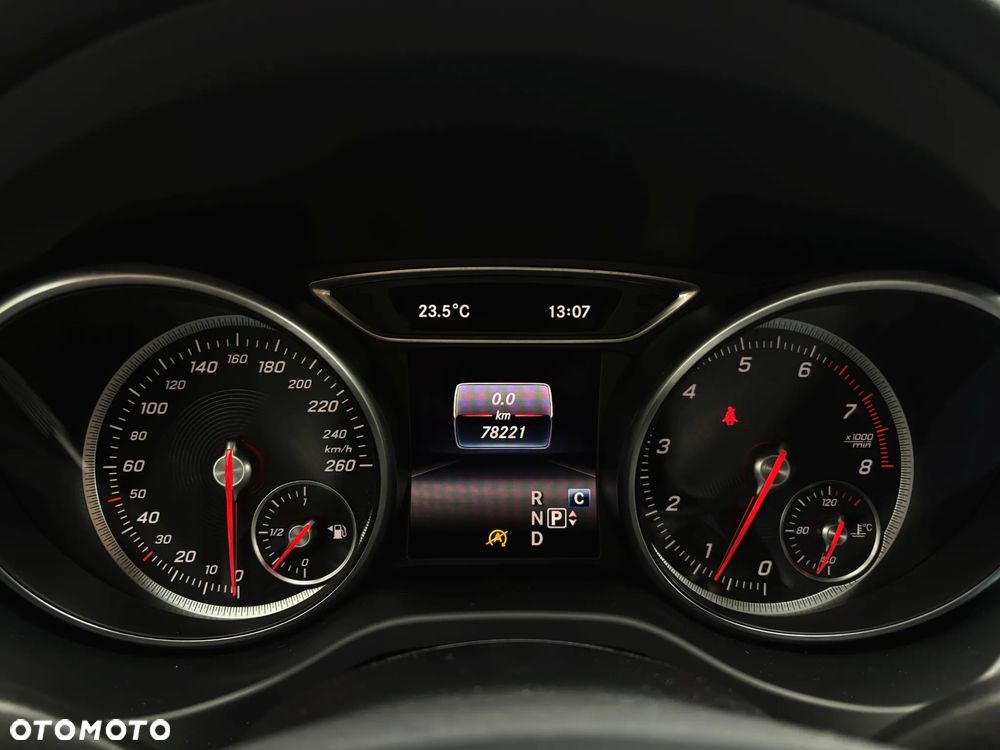 Mercedes-Benz CLA 200 7G-DCT - 21