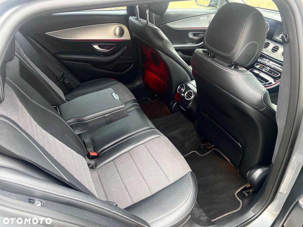 Mercedes-Benz Klasa E 220 d 9G-TRONIC AMG Line - 25