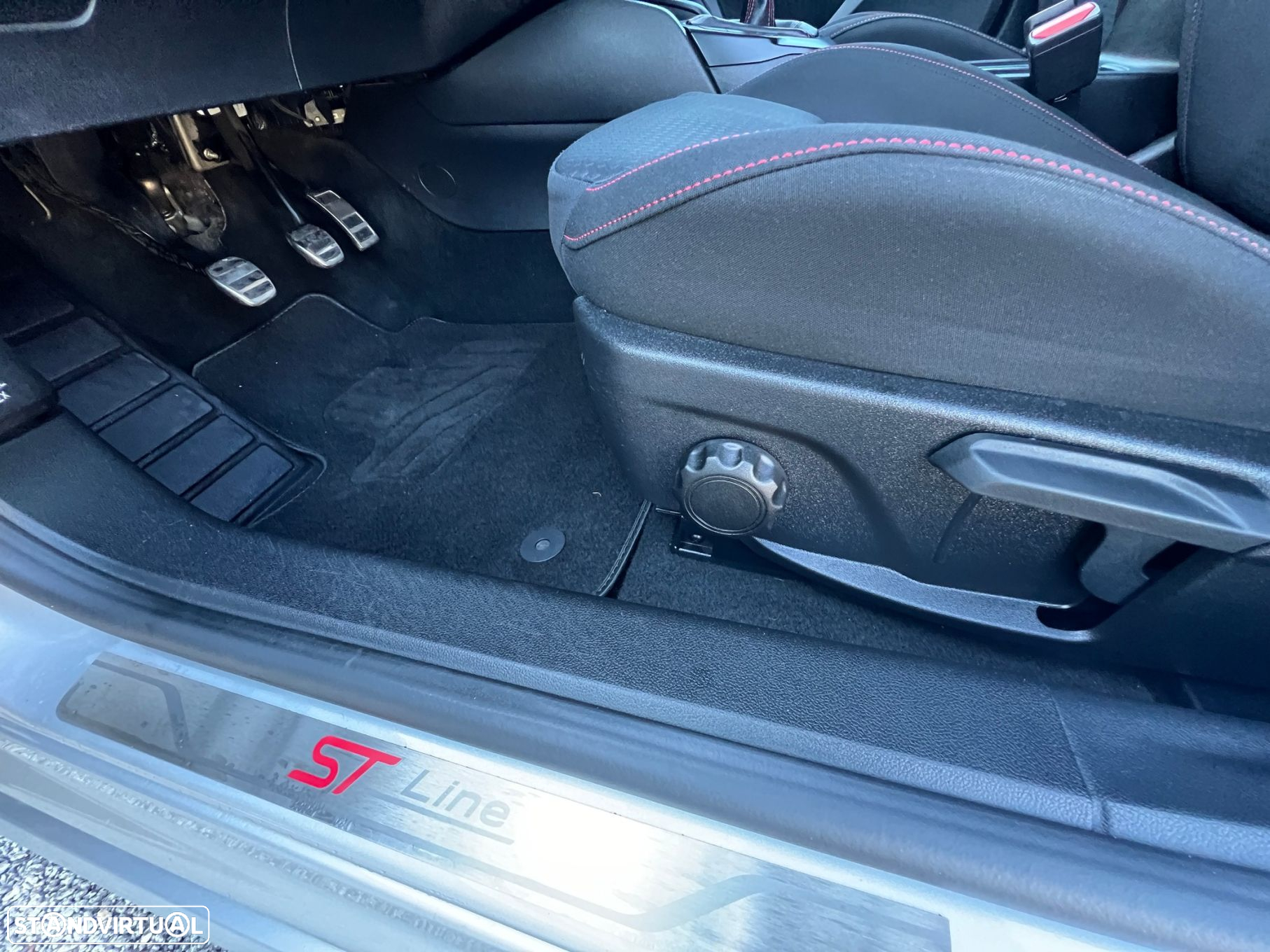 Ford Focus 1.0 EcoBoost ST-Line - 44
