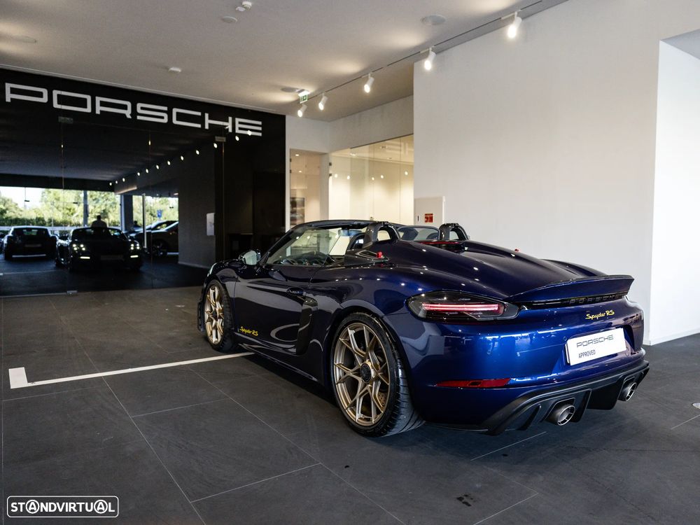 Porsche 718 Spyder - 8