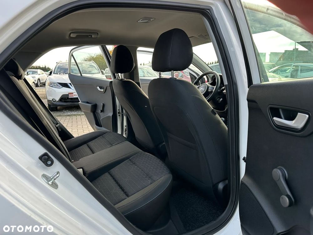 Kia Rio - 27