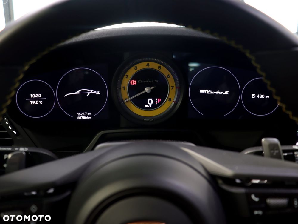 Porsche 911 Turbo S - 19