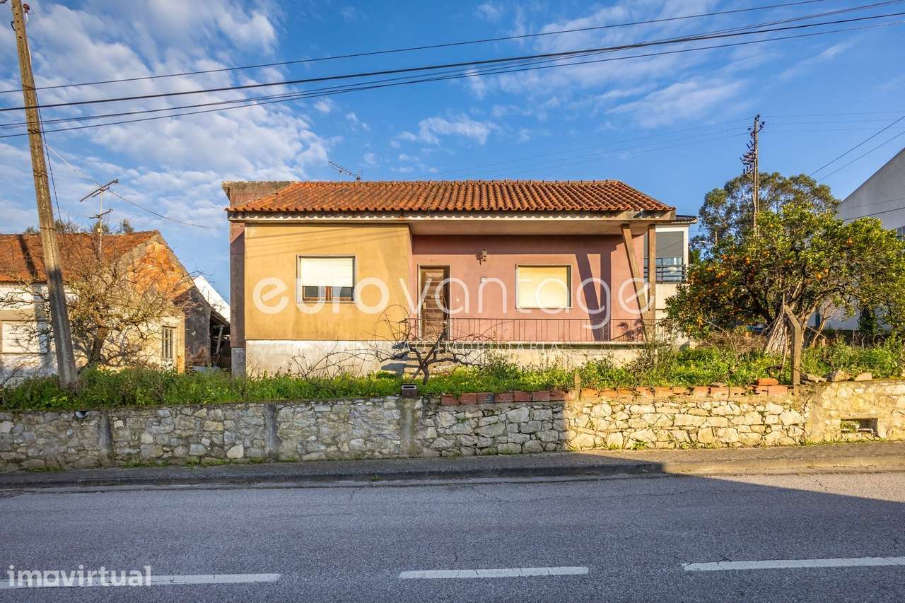 Moradia T3 para Restauro em Pernelhas, Leiria - Grande imagem: 2/33