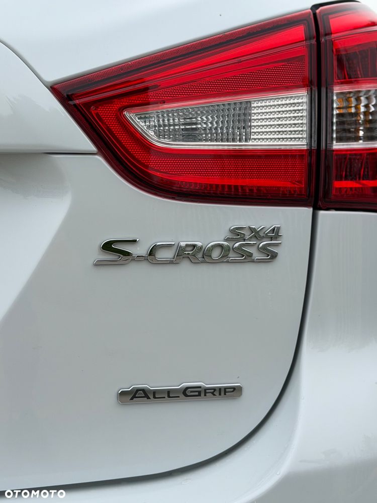 Suzuki SX4 S-Cross 1.4 T Premium 4WD - 35