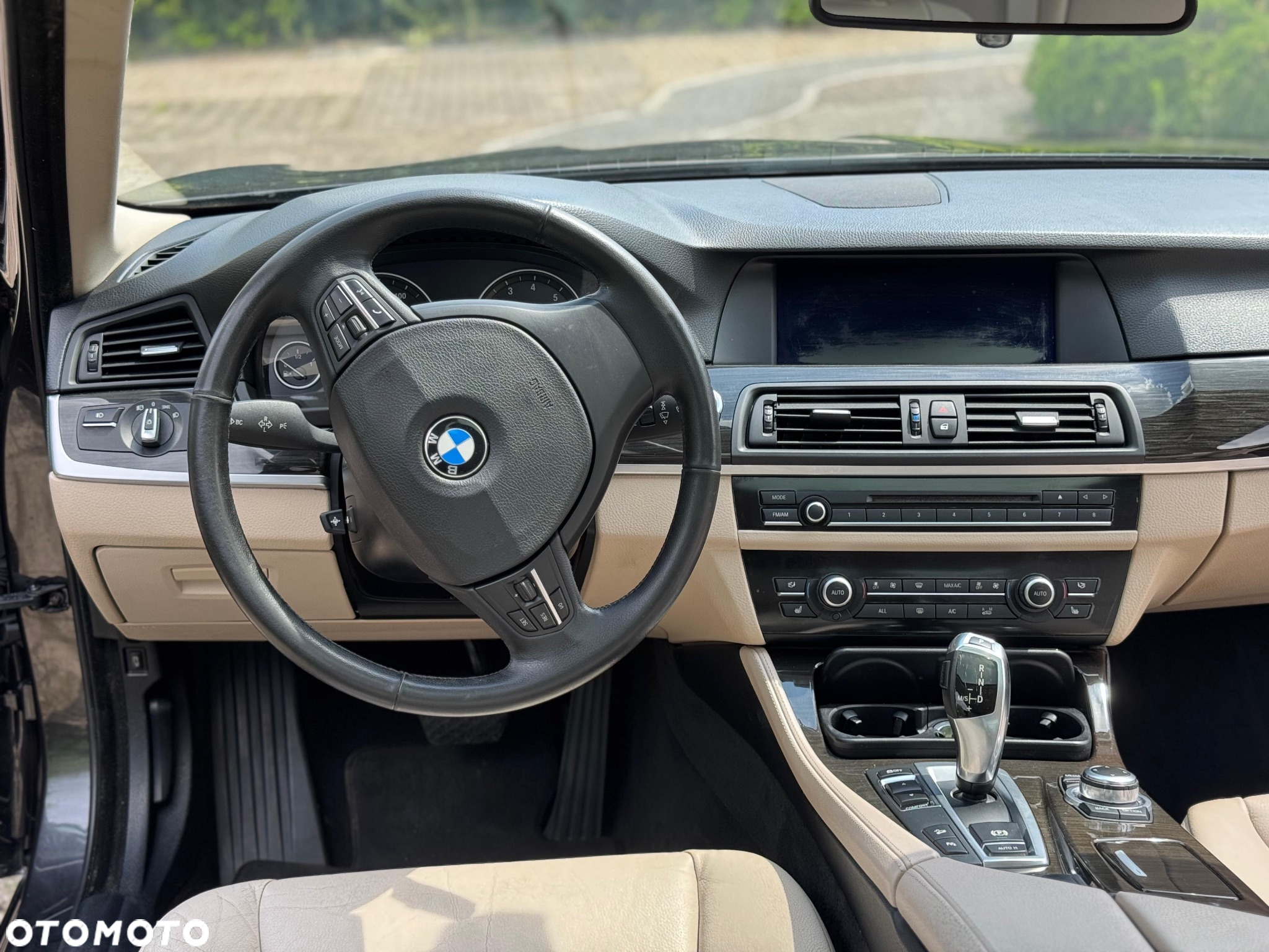 BMW Seria 5 528i xDrive Luxury Line - 15
