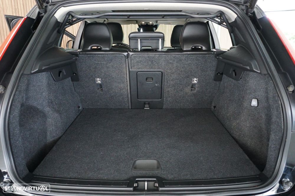 Volvo XC 40 T2 Momentum Pro - 29