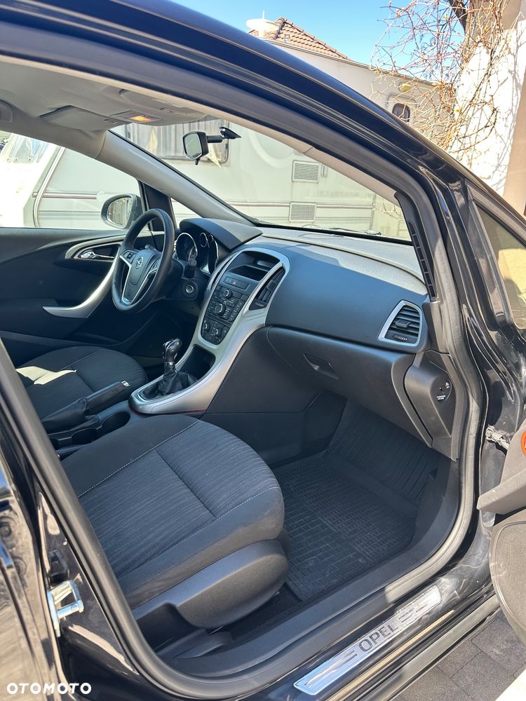 Opel Astra 1.4 Turbo Design Edition - 27