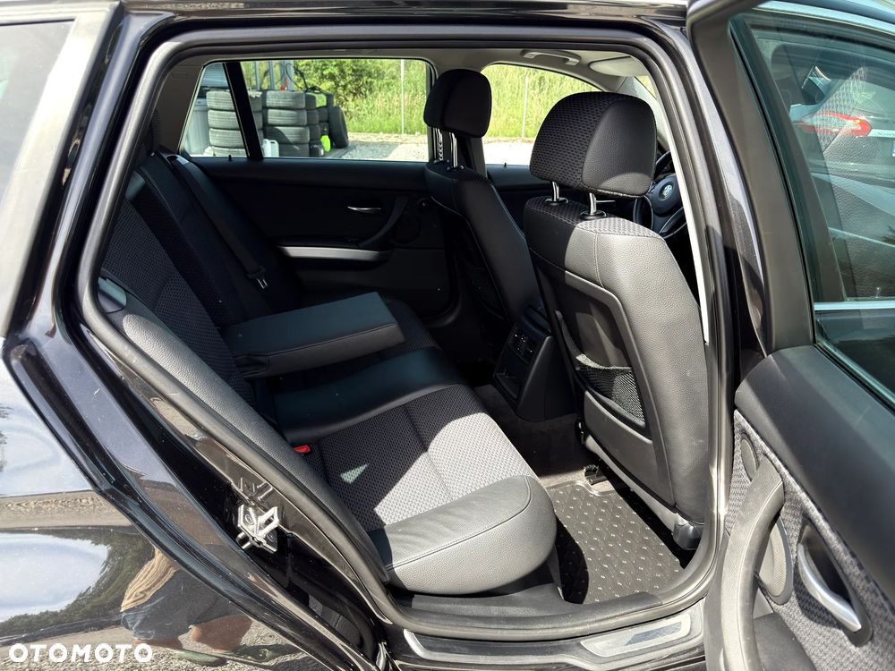 BMW Seria 3 320d xDrive DPF Edition Lifestyle - 21