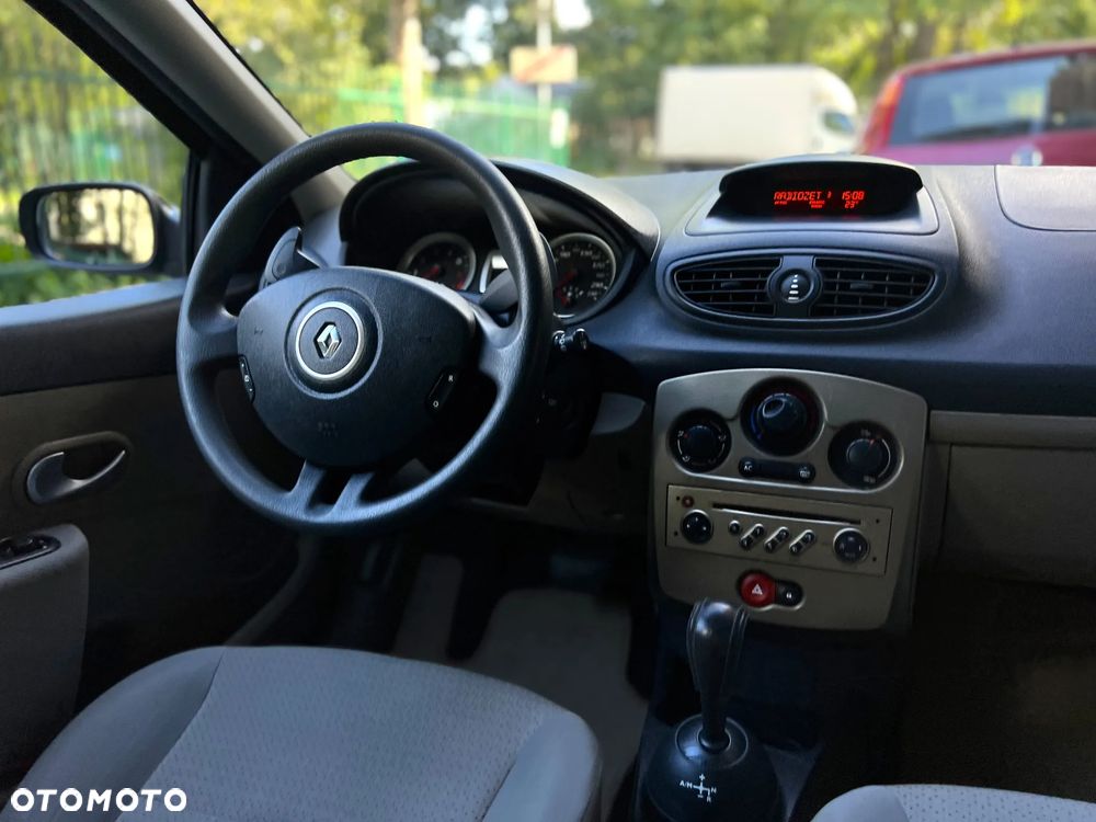 Renault Clio - 8