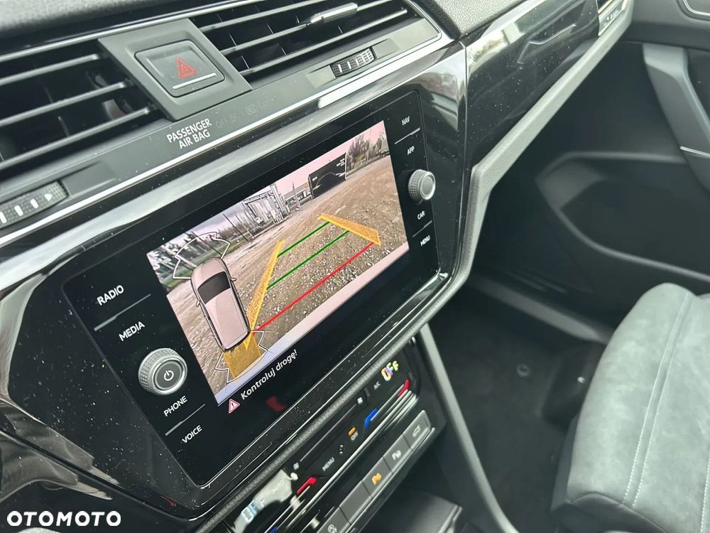 Volkswagen Touran - 17