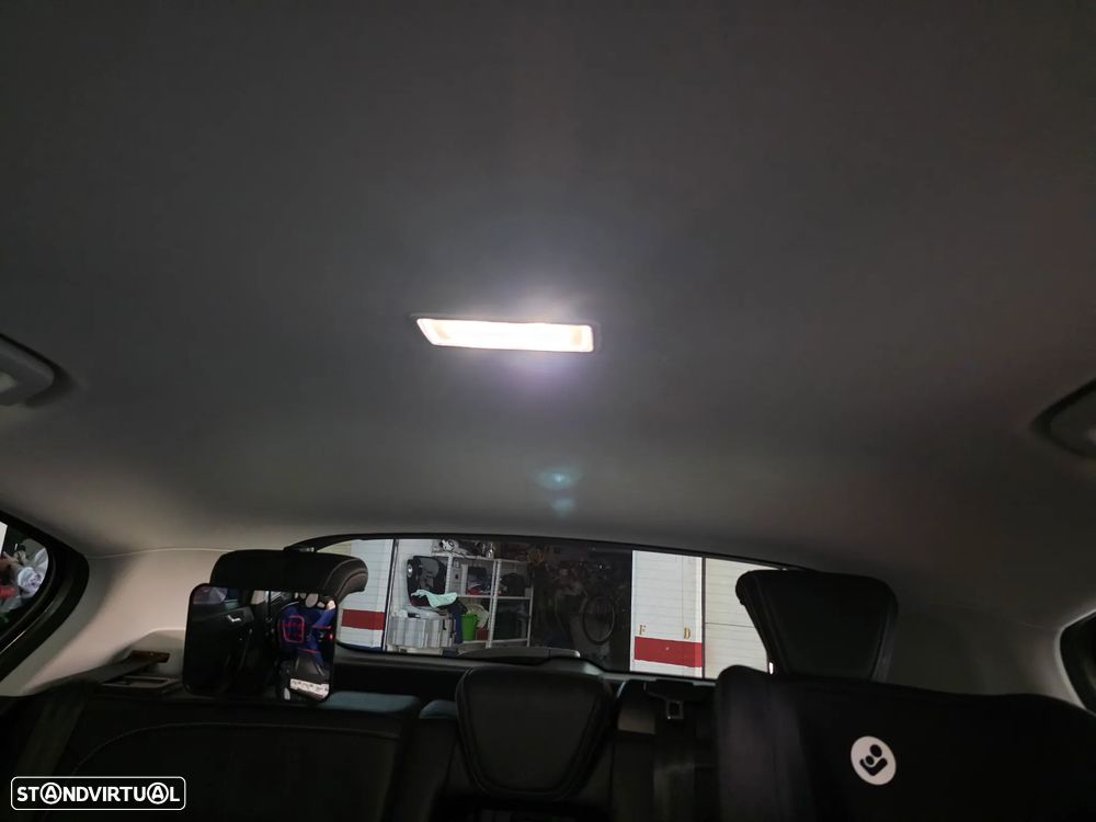 Ford Focus 1.5 TDCi ECOBlue Vignale - 34