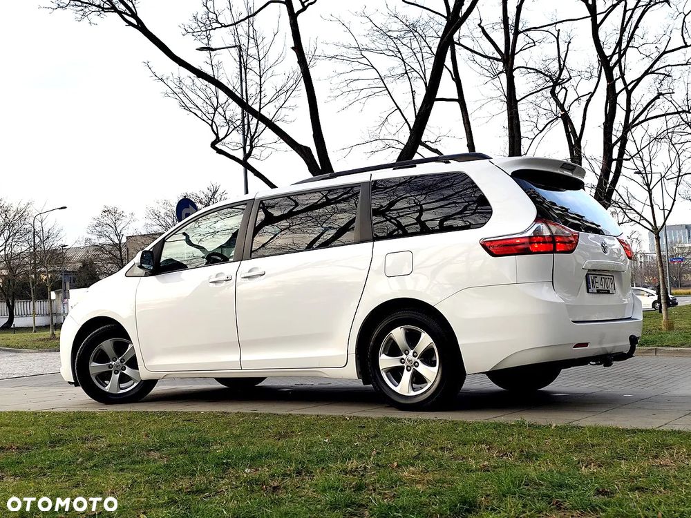 Toyota Sienna 3.5 V6 SE - 4