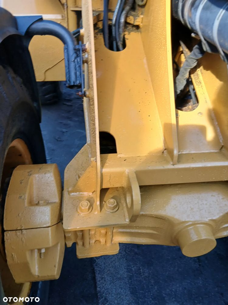 Caterpillar 906 - 22