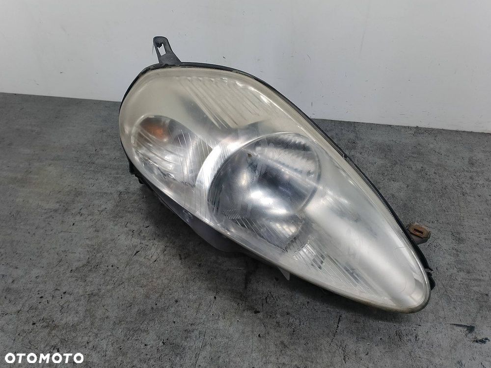LAMPA PRZÓD PRAWA FIAT GRANDE PUNTO - 1