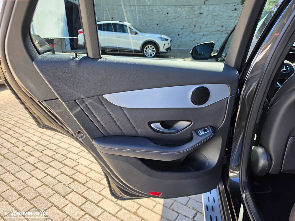 Mercedes-Benz GLC 300 de 4Matic 9G-TRONIC AMG Line - 13
