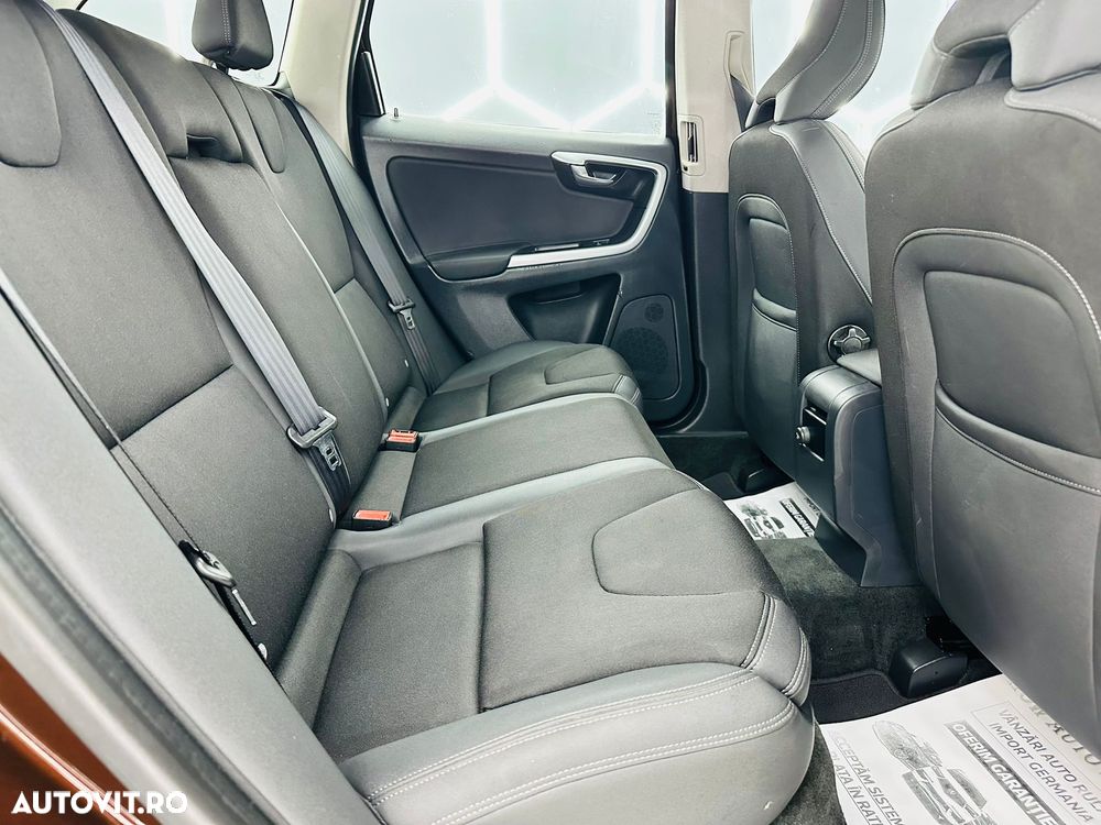 Volvo XC 60 D3 Momentum - 7