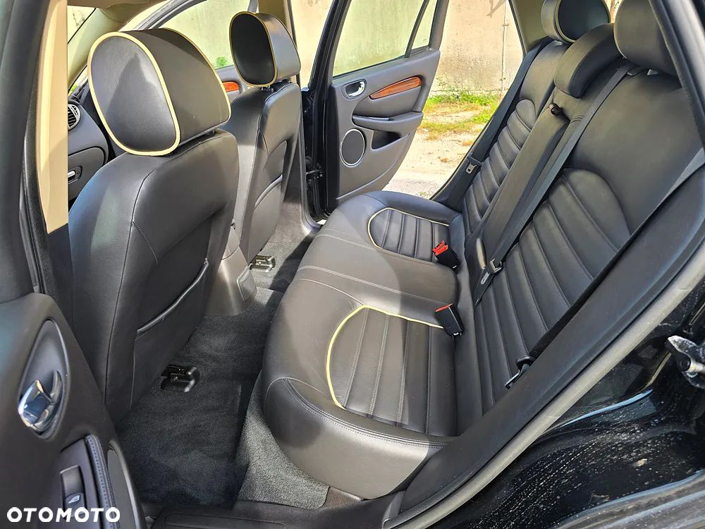 Jaguar X-Type 3.0 Executive - 17