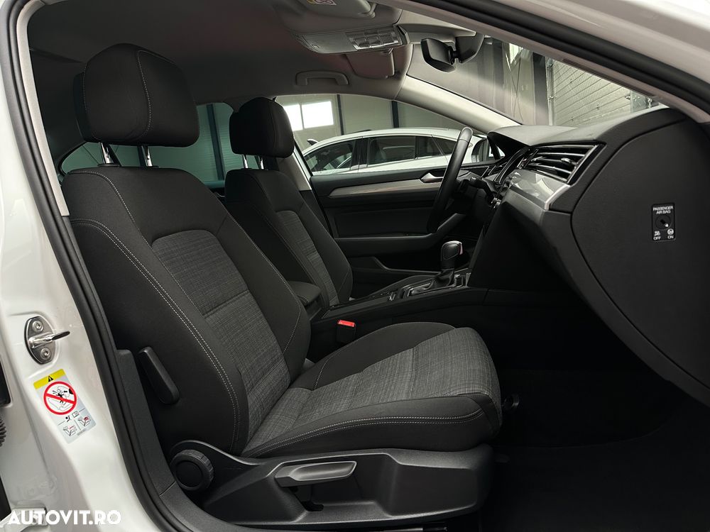 Volkswagen Passat - 28