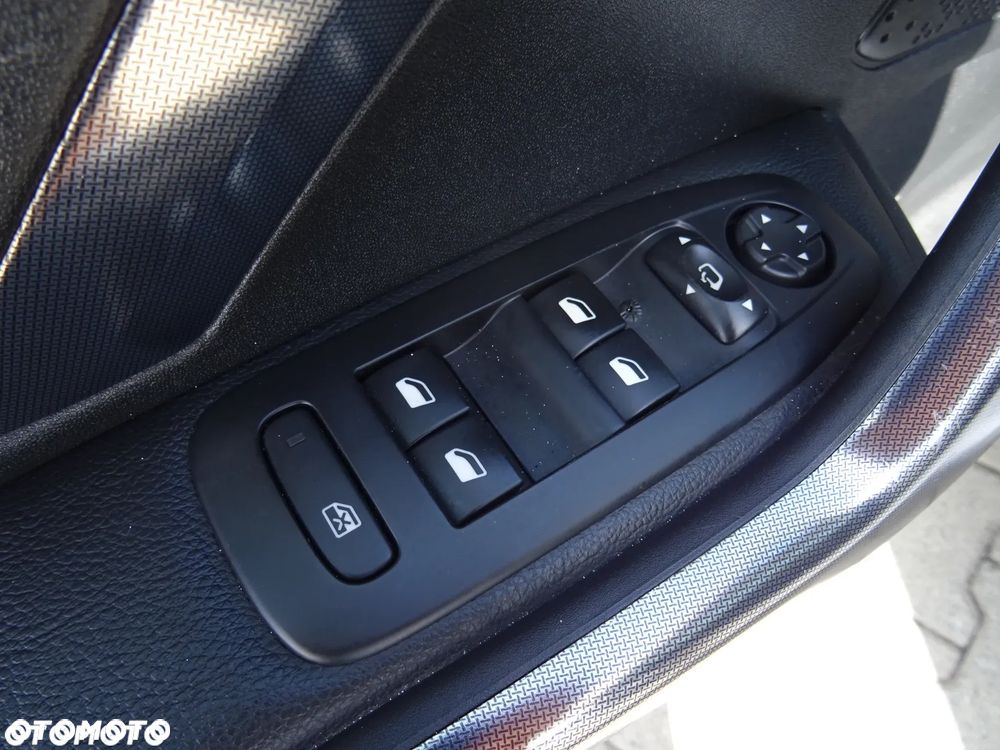 Peugeot 2008 e-HDi FAP 115 STOP & START Allure - 30