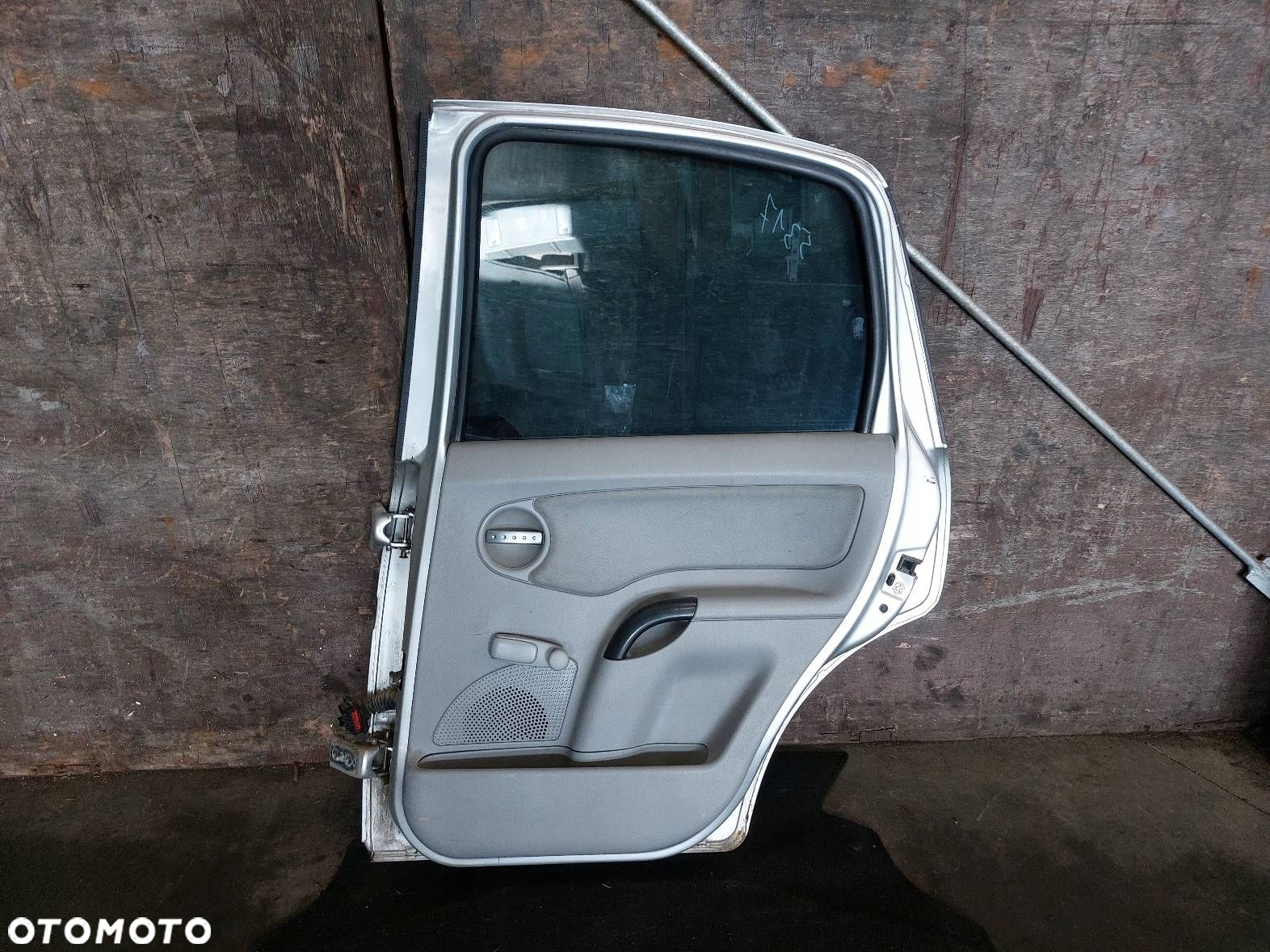 DRZWI KOMPLETNE PRAWY TYŁ CITROEN C3 I EZRC - 4