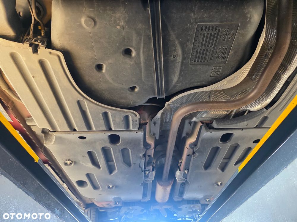 Citroën C3 Pure Tech 110 S&S EAT6 SHINE - 31