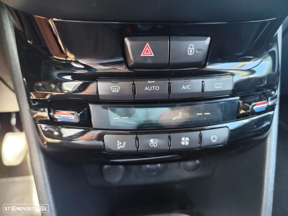 Peugeot 208 1.2 VTi Allure - 9