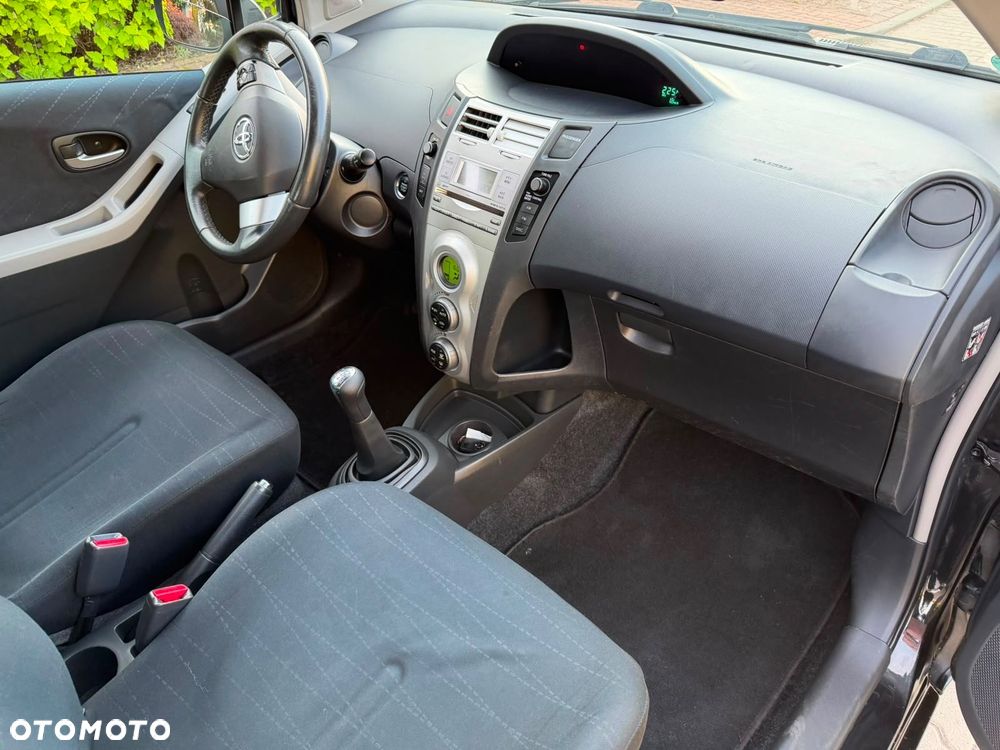 Toyota Yaris 1.3 Prestige - 13
