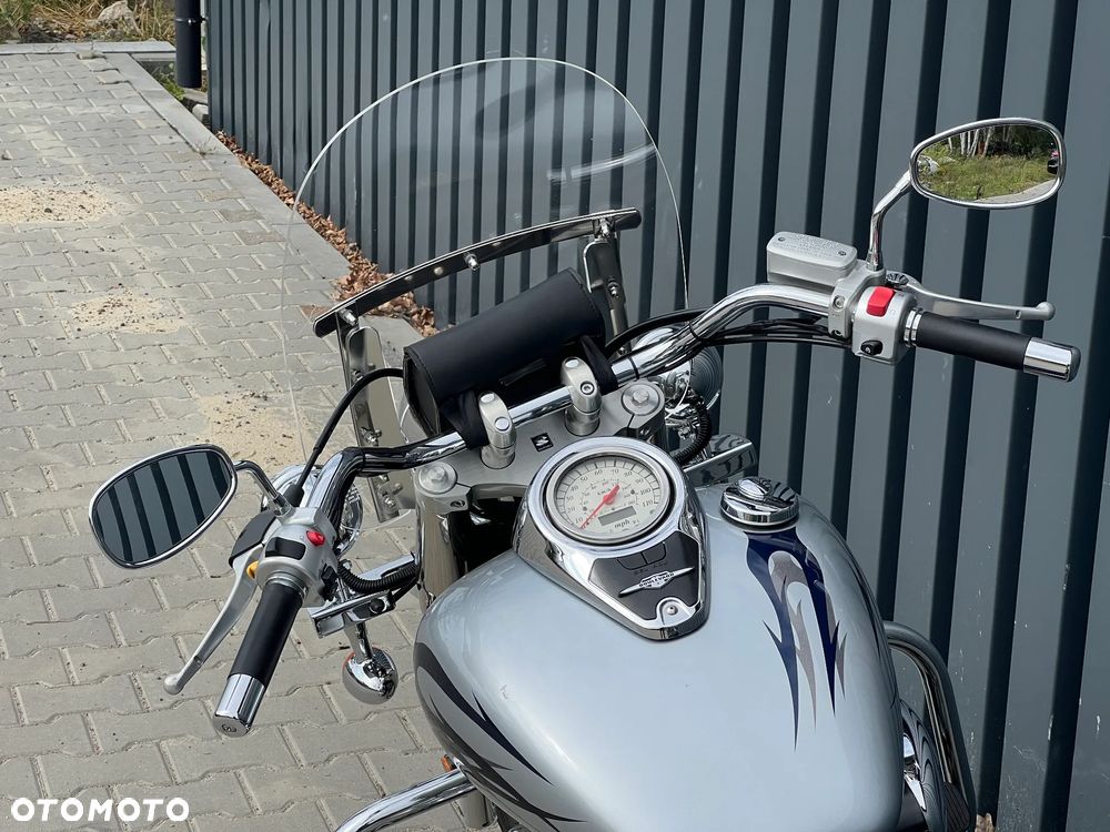 Suzuki VL 800 Volusia - Boulevard C50 - 13