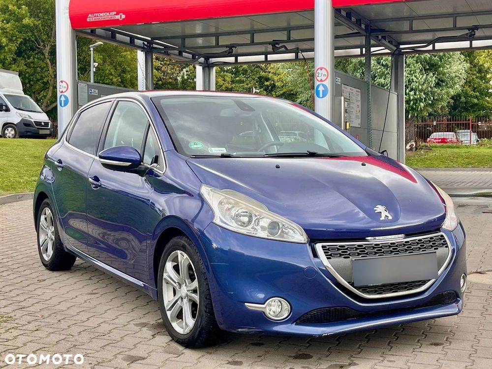 Peugeot 208 - 4