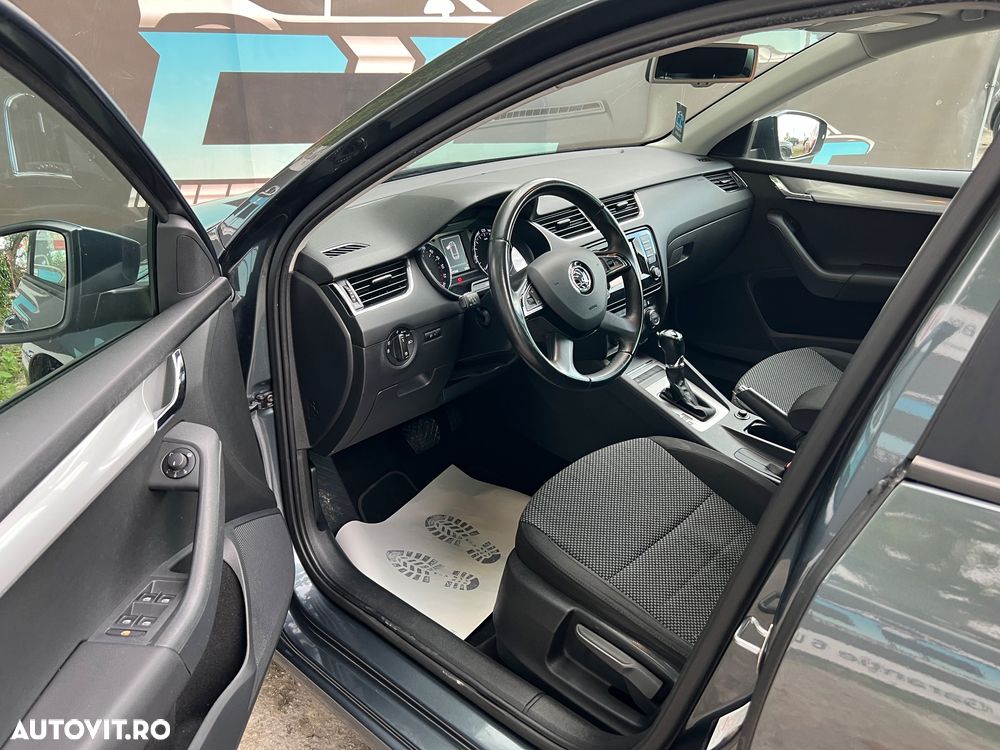 Skoda Octavia 2.0 TDI (Green tec) DSG Style - 11