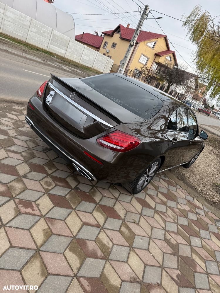 Mercedes-Benz E 220 d 4MATIC Aut. - 2